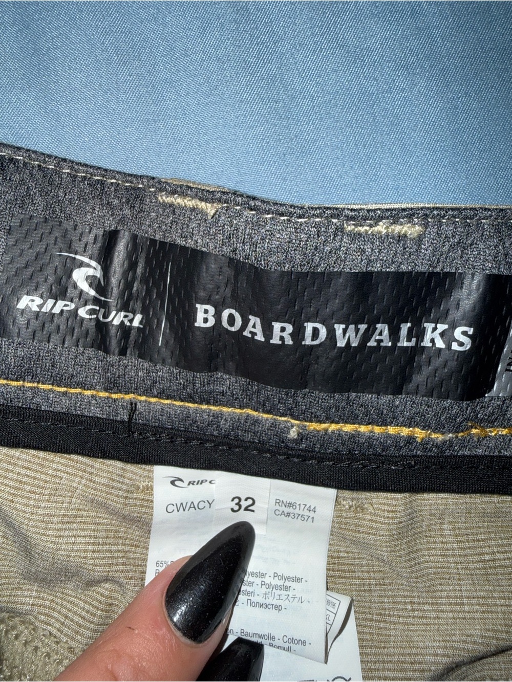 Rip Curl Men's Tan Cargo Shorts - Picture 3 of 3